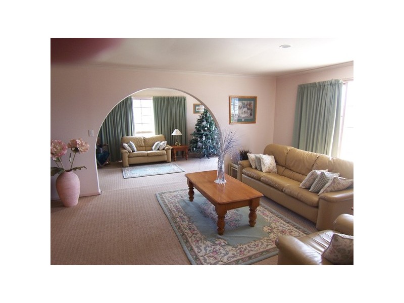 15 Peacock Court, Rosetta TAS 7010