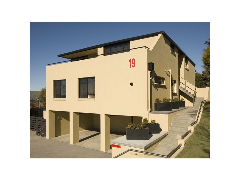 2/19 Whelan Crescent, West Hobart TAS 7000