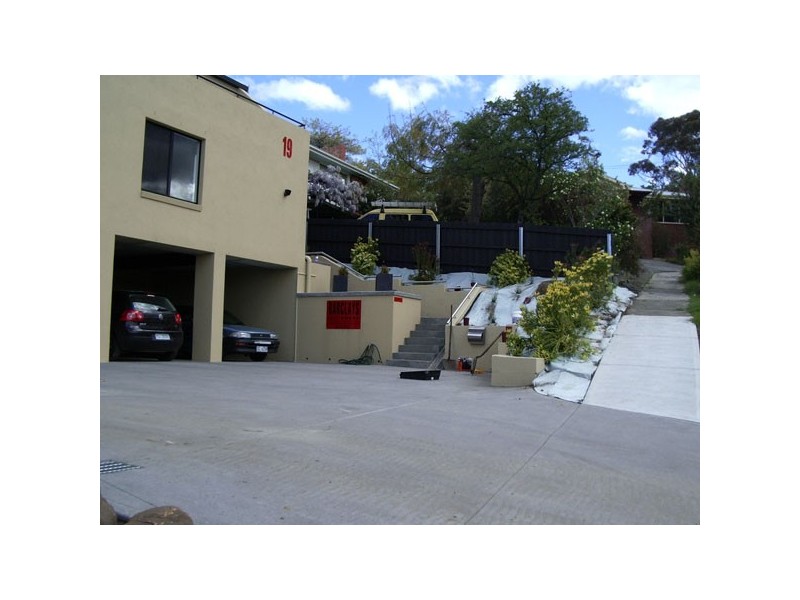 2/19 Whelan Crescent, West Hobart TAS 7000