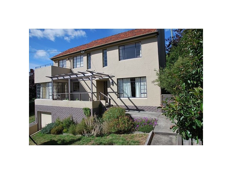 10 Lyndhurst Avenue, North Hobart TAS 7000