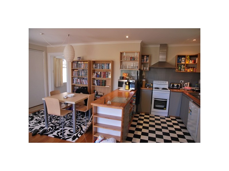 10 Lyndhurst Avenue, North Hobart TAS 7000