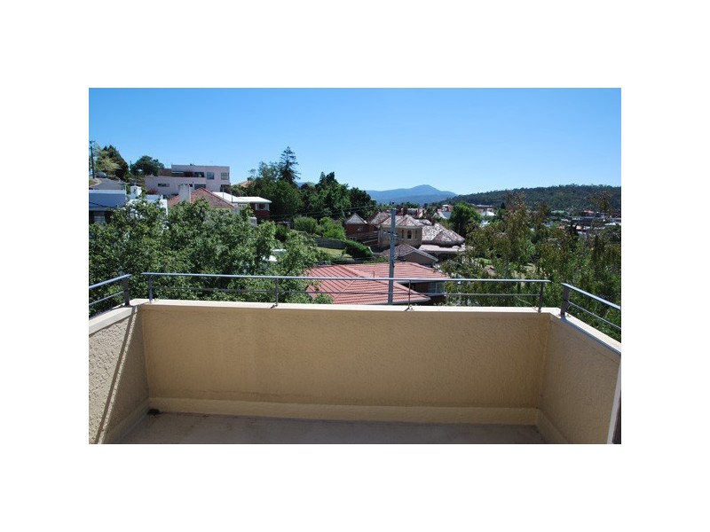 10 Lyndhurst Avenue, North Hobart TAS 7000