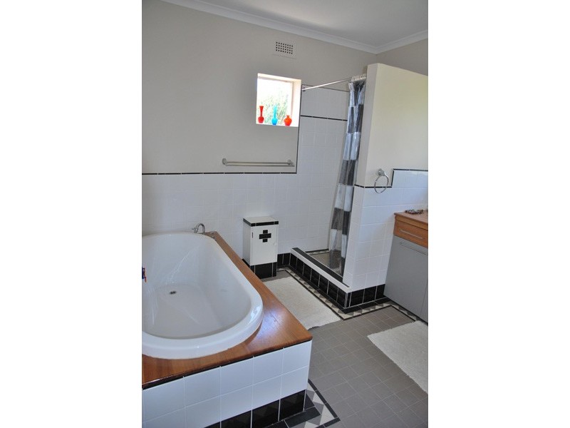 10 Lyndhurst Avenue, North Hobart TAS 7000