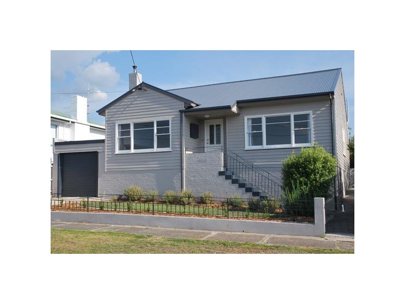 1 Girvan Avenue, New Town TAS 7008