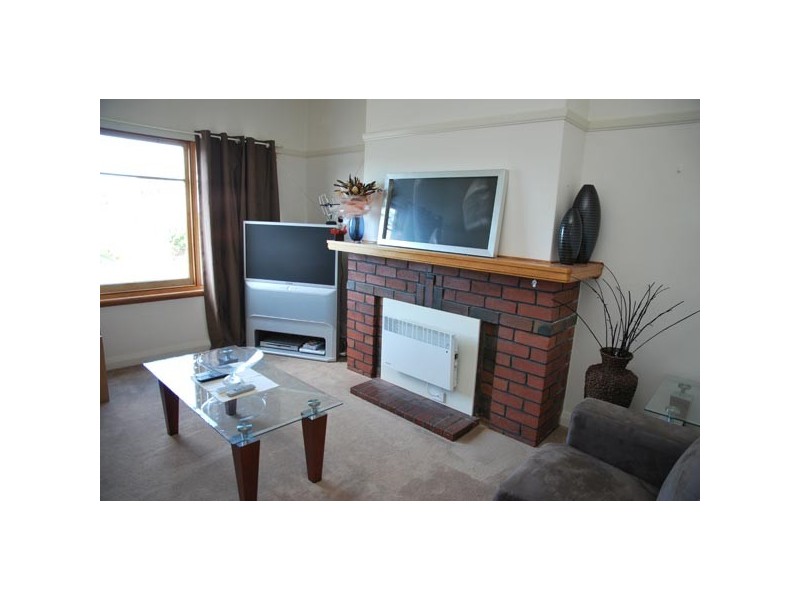 1 Girvan Avenue, New Town TAS 7008
