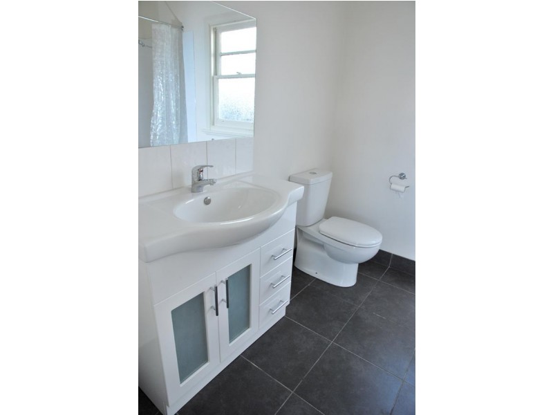 1 Girvan Avenue, New Town TAS 7008