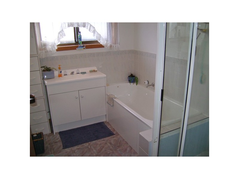 2/136 Hopkins Street, Moonah TAS 7009