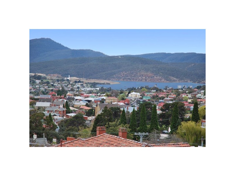 72 Augusta Rd, Lenah Valley TAS 7008