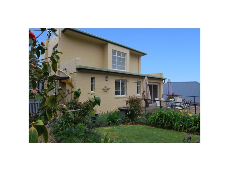 72 Augusta Rd, Lenah Valley TAS 7008