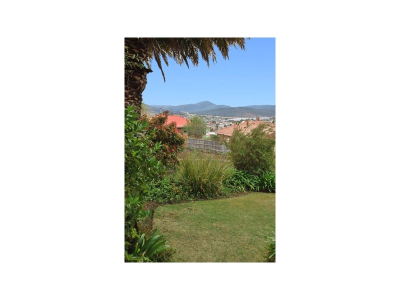 72 Augusta Rd, Lenah Valley TAS 7008