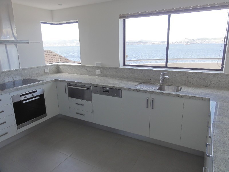 2/806 Sandy Bay Road, Sandy Bay TAS 7005