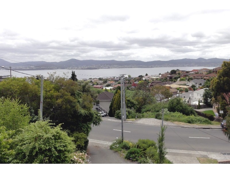 1/322 Churchill Avenue, Sandy Bay TAS 7005