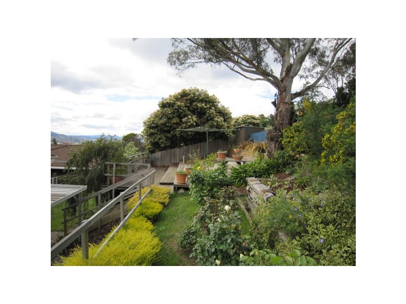 15 Winbourne Road, West Moonah TAS 7009