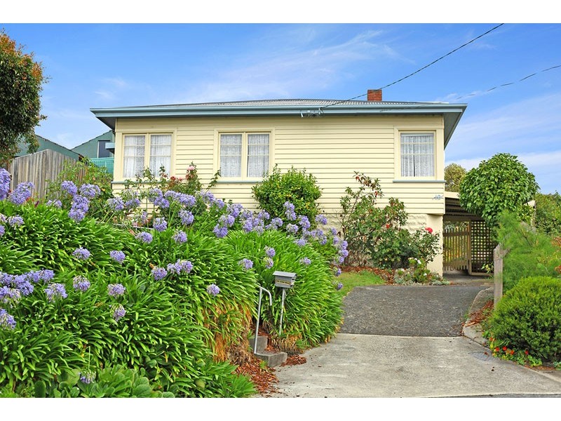 10 Hurlstone Crescent, Moonah TAS 7009