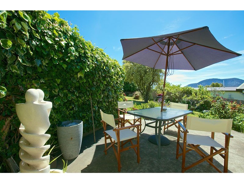 10 Hurlstone Crescent, Moonah TAS 7009