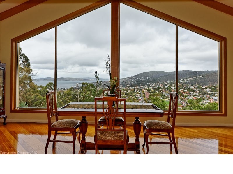 4 Thelma Drive, West Hobart TAS 7000