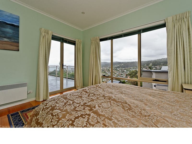 4 Thelma Drive, West Hobart TAS 7000