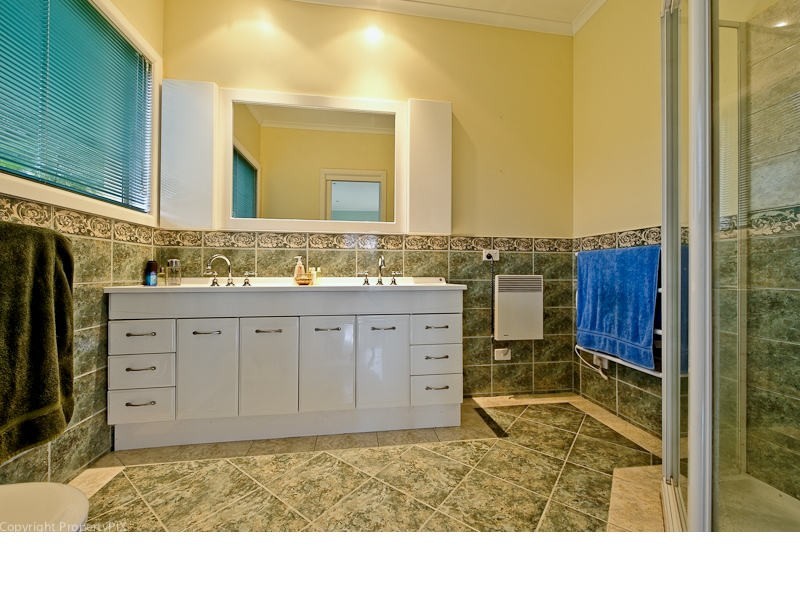 4 Thelma Drive, West Hobart TAS 7000