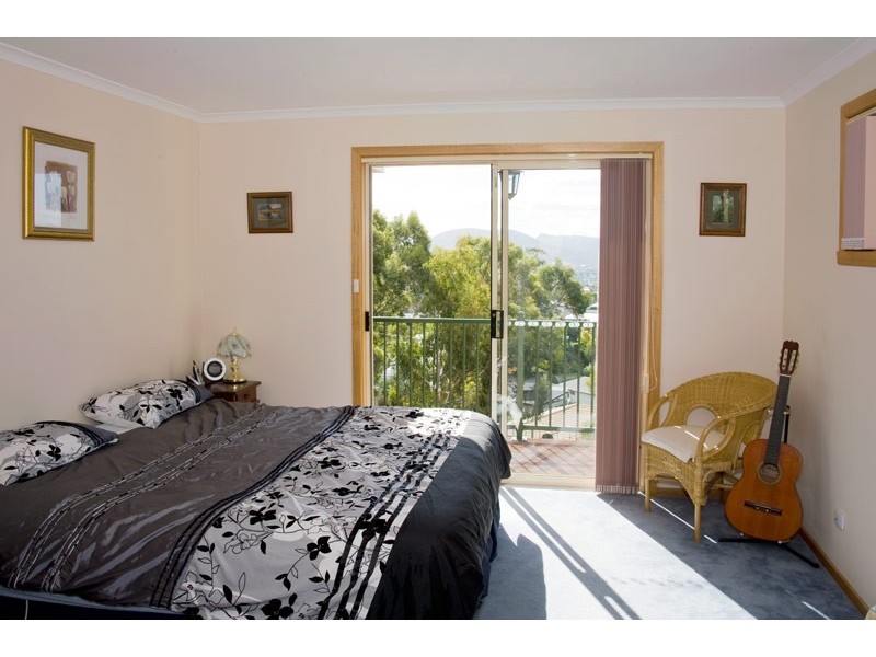 28 Fielding Drive, West Hobart TAS 7000