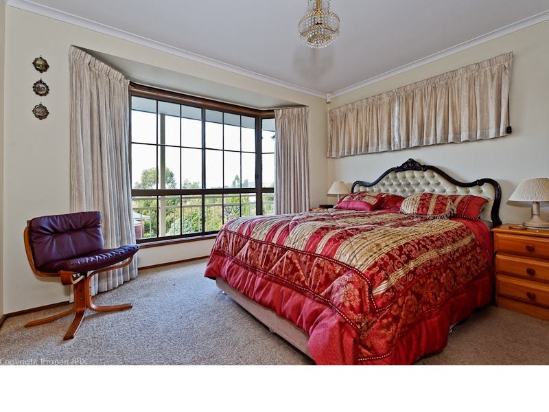 16 Firth Road, Lenah Valley TAS 7008