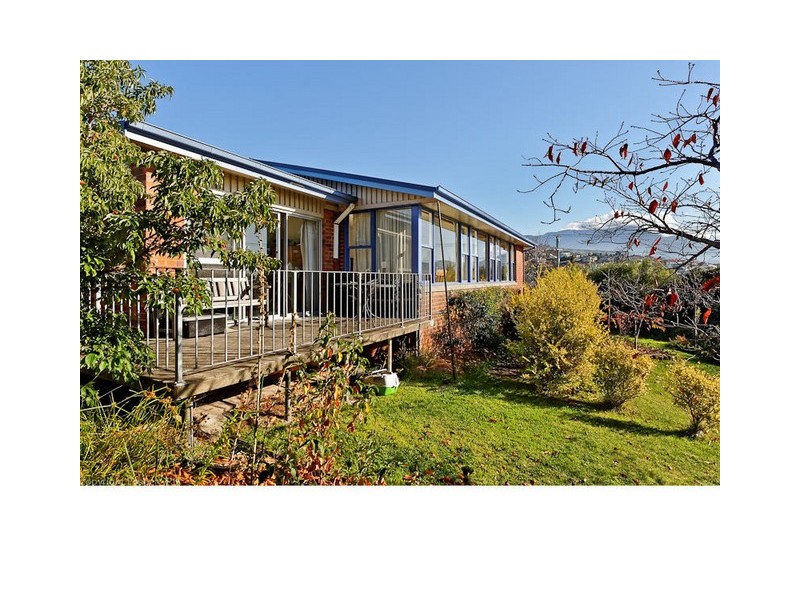 542 Churchill Avenue, Sandy Bay TAS 7005