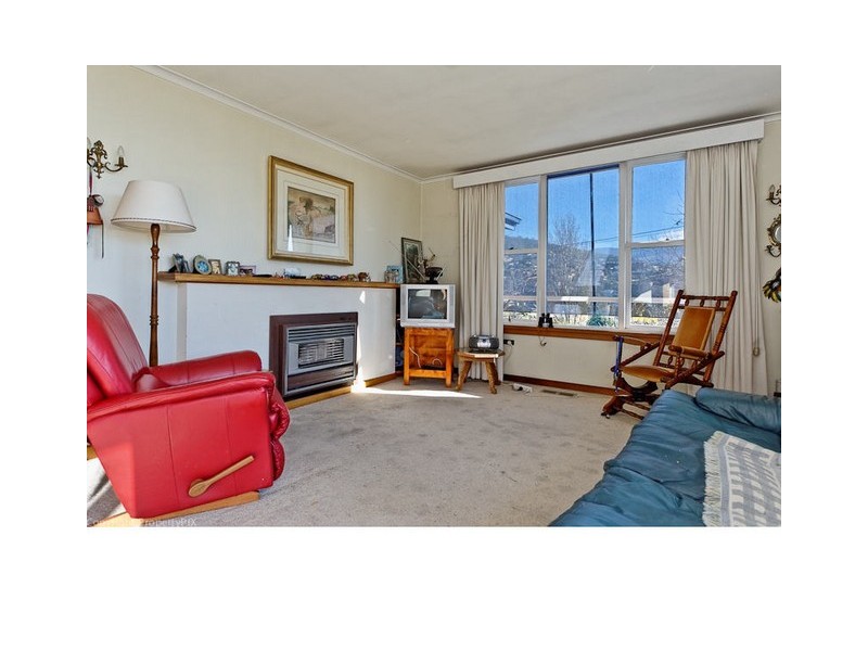 542 Churchill Avenue, Sandy Bay TAS 7005