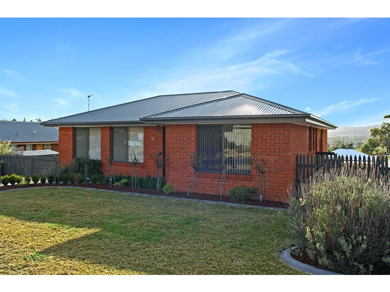 21 Elmac Crescent, Austins Ferry TAS 7011