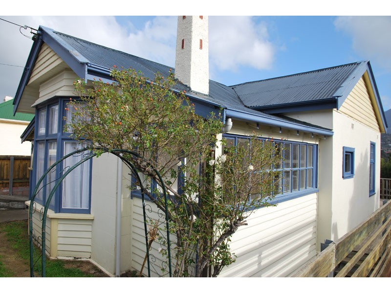 10 Pirie Street, New Town TAS 7008
