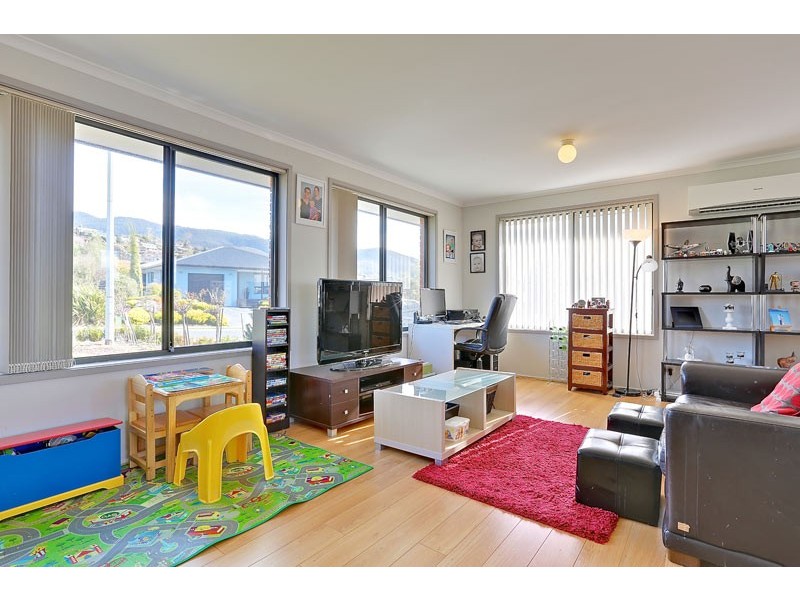 21 Elmac Crescent, Austins Ferry TAS 7011