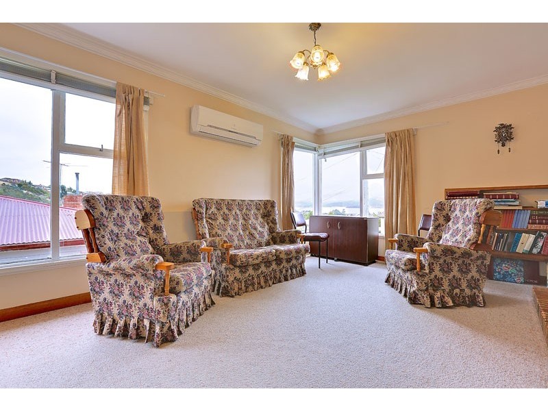 6 Oakbank Avenue, Montrose TAS 7010