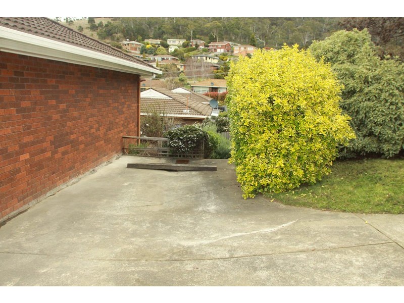 2/126 Marys Hope Road, Rosetta TAS 7010