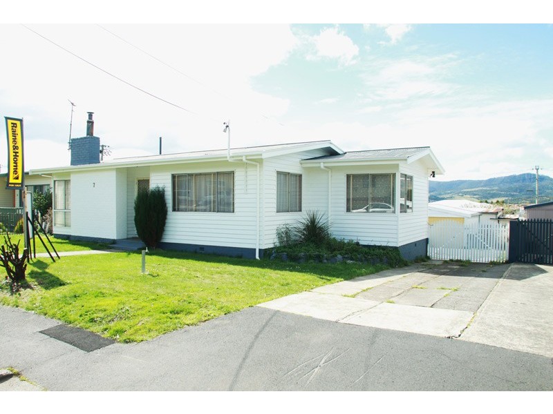 7 Bristol Street, Claremont TAS 7011