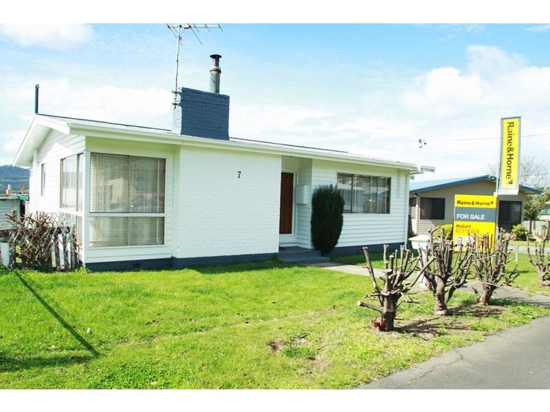 7 Bristol Street, Claremont TAS 7011