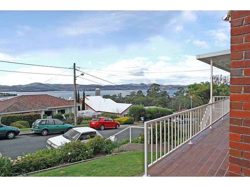 1/1 Richmond Parade, Sandy Bay TAS 7005
