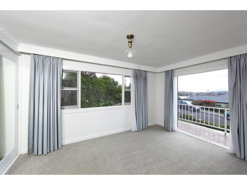 1/1 Richmond Parade, Sandy Bay TAS 7005
