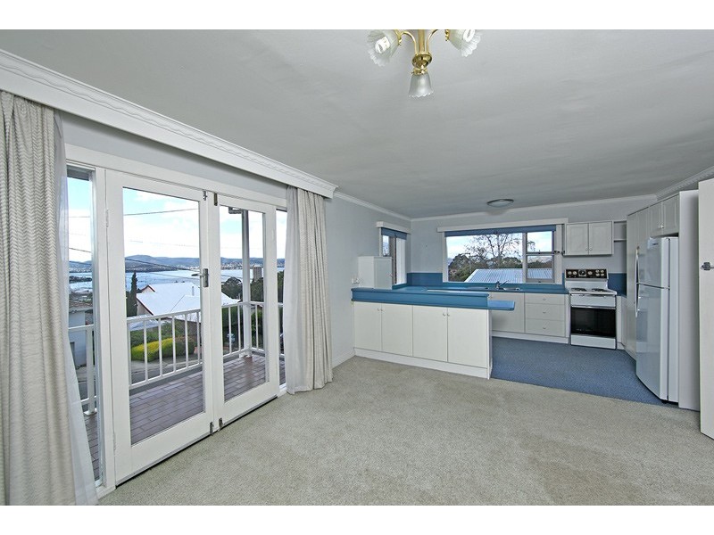 1/1 Richmond Parade, Sandy Bay TAS 7005