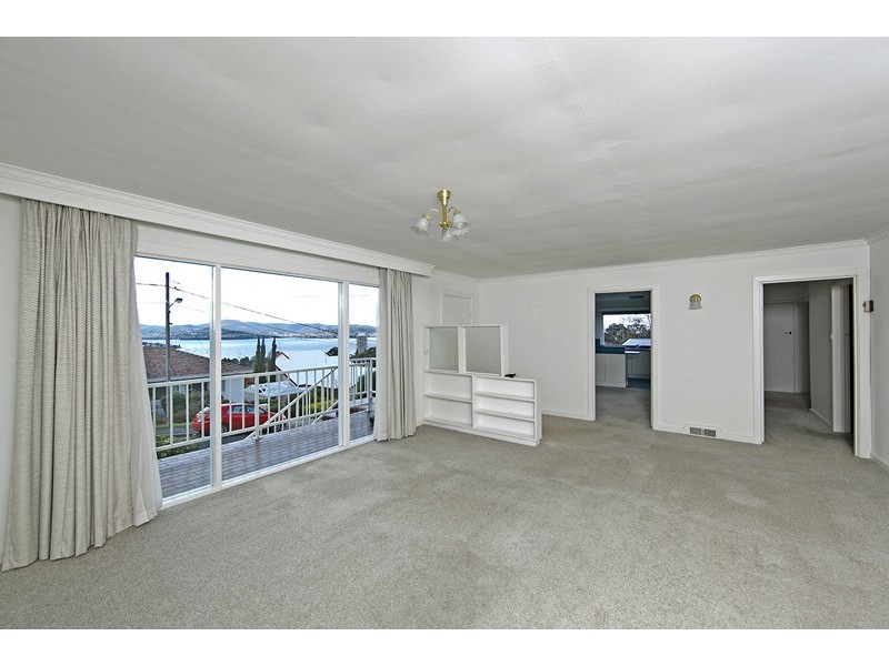 1/1 Richmond Parade, Sandy Bay TAS 7005