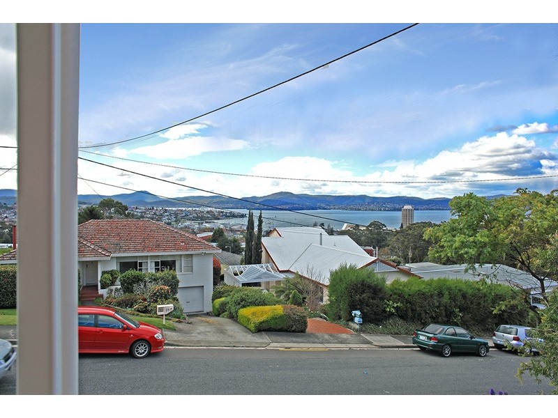 1/1 Richmond Parade, Sandy Bay TAS 7005