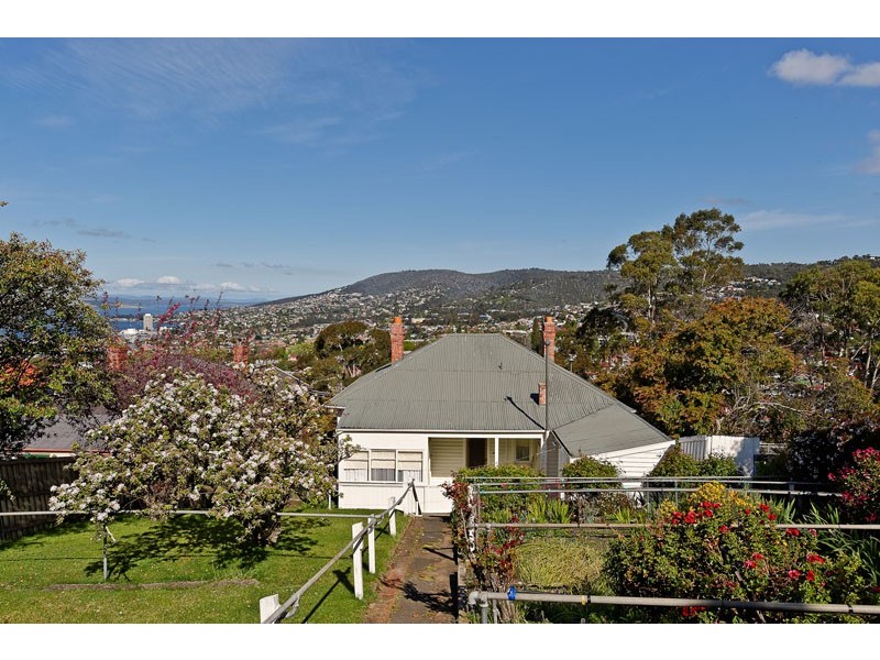 20 Liverpool Cres, West Hobart TAS 7000