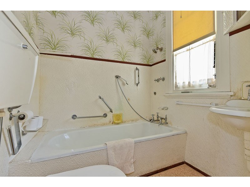 20 Liverpool Cres, West Hobart TAS 7000