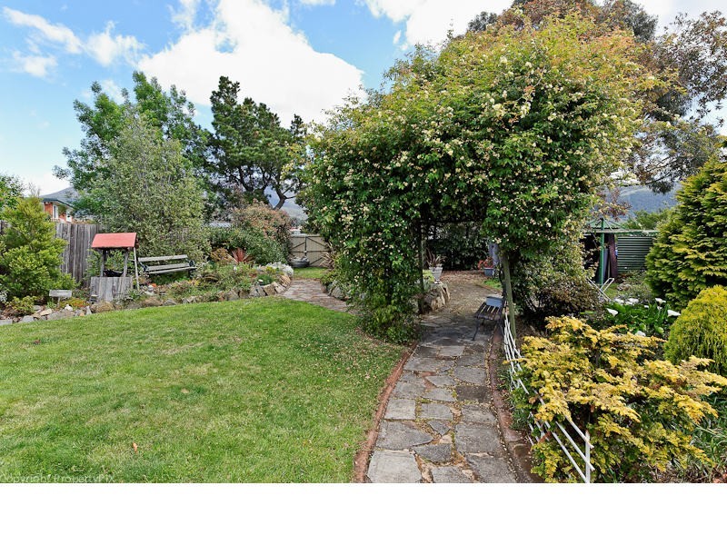 17 Eighth Avenue, West Moonah TAS 7009