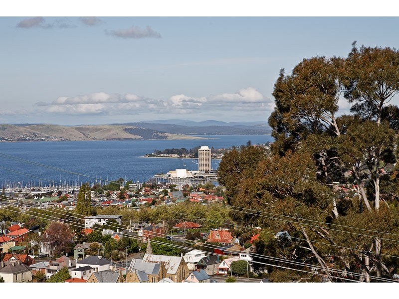 20 Liverpool Cres, West Hobart TAS 7000