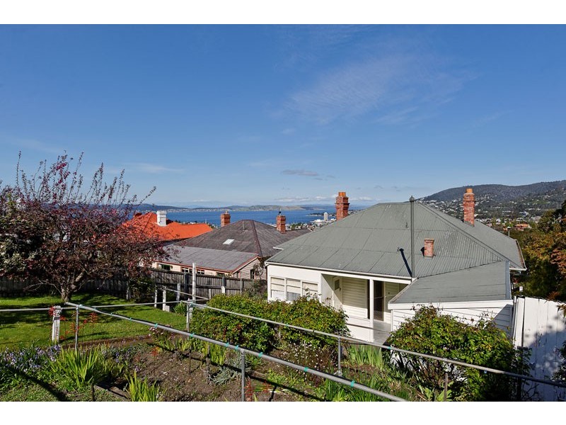 20 Liverpool Cres, West Hobart TAS 7000