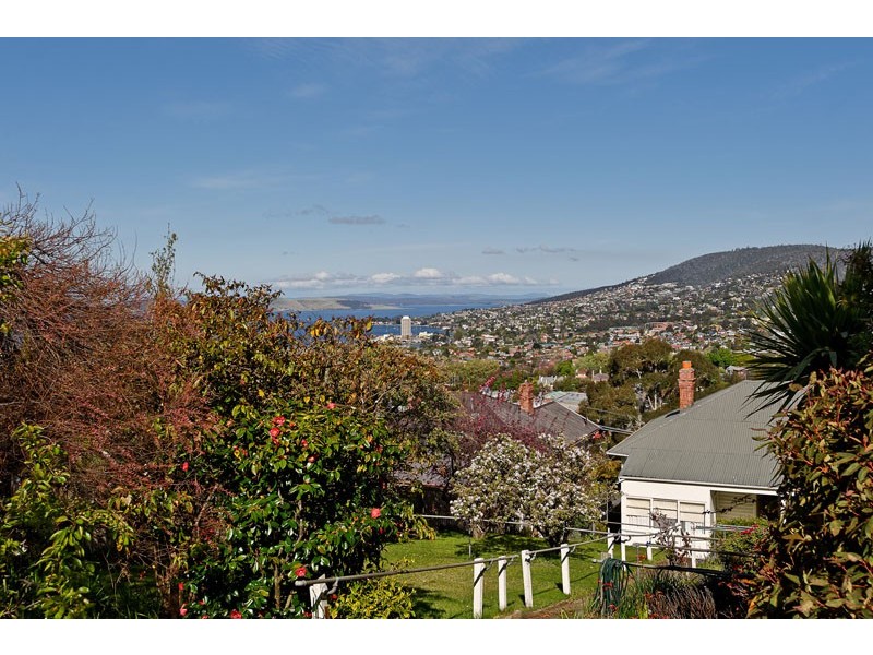 20 Liverpool Cres, West Hobart TAS 7000