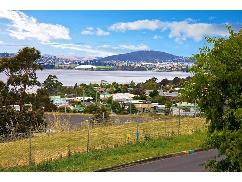 13 Canberra Road, Claremont TAS 7011