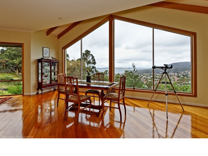 4 Thelma Drive, West Hobart TAS 7000