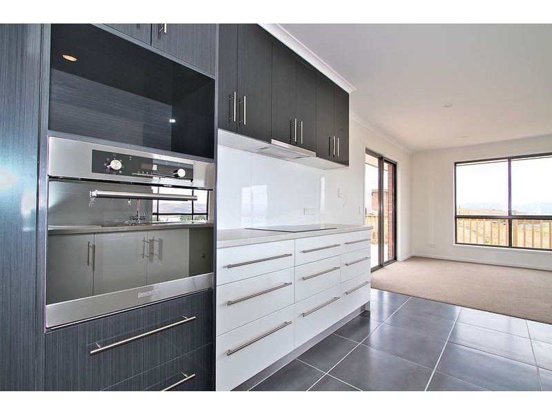 24 Navigators Rise, Granton TAS 7030