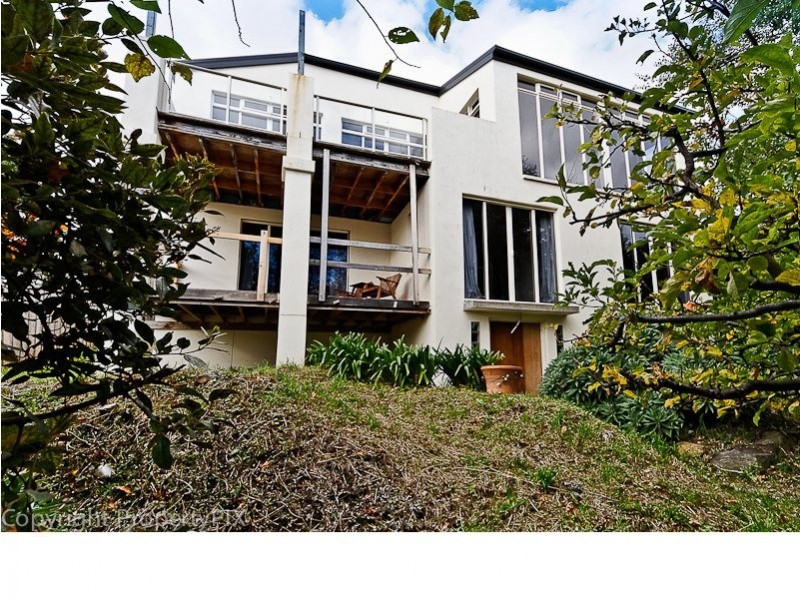 35 Lipscombe Avenue, Sandy Bay TAS 7005