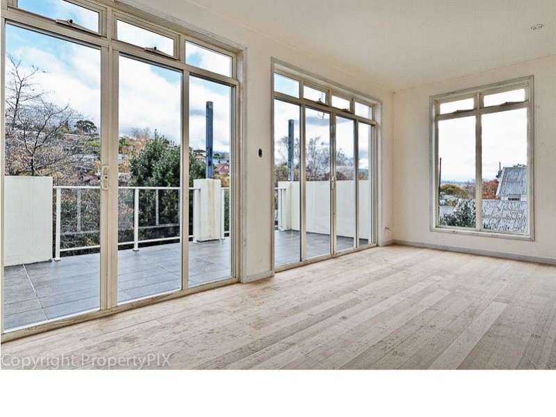 35 Lipscombe Avenue, Sandy Bay TAS 7005