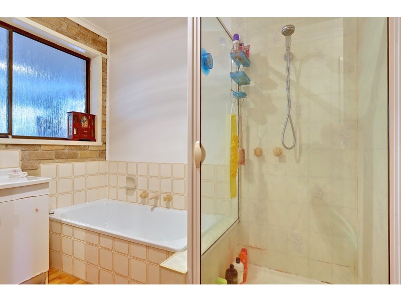 16 Glenwood Road, Glenorchy TAS 7010